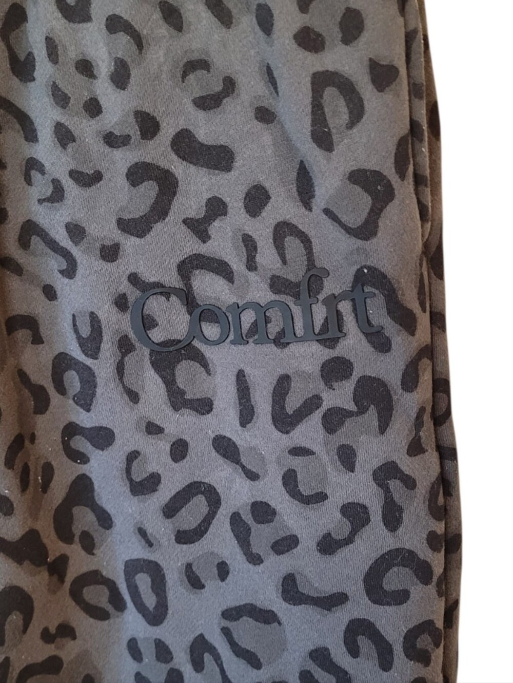 COMFRT Gray Leopard Print Jogger Pants  Size M - Picture 5 of 5